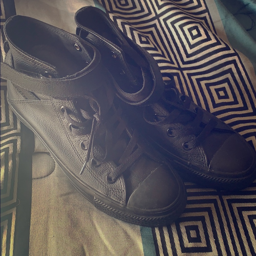 Converse leather black never worn